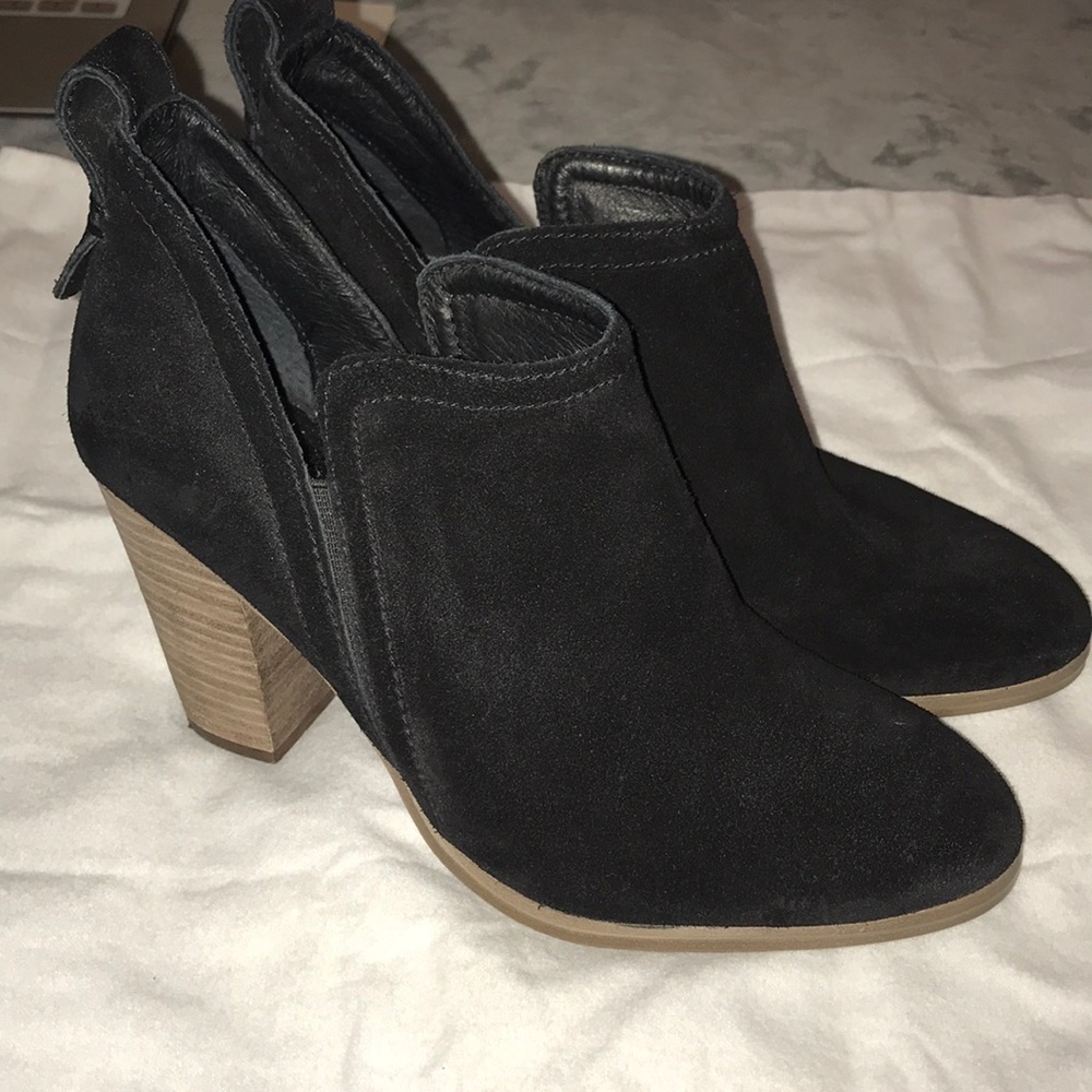 Vince camuto booties